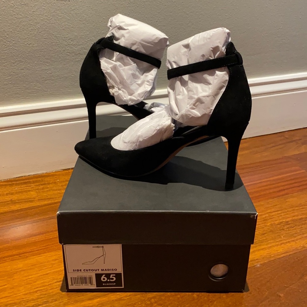Brand new Banana Republic Madison ankle strap pump black women’s size 6.5